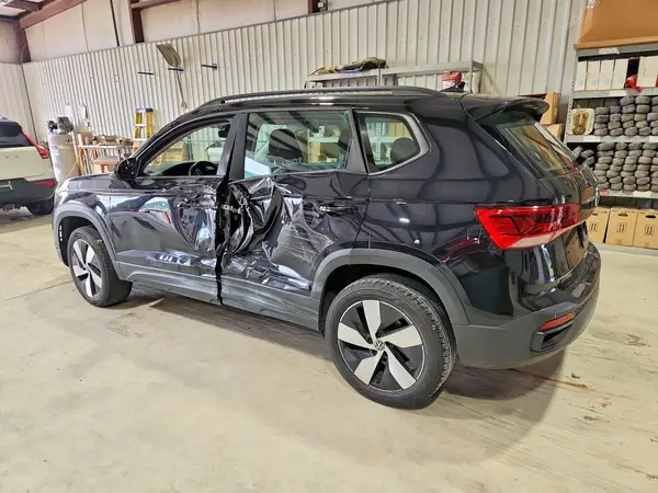 3VV8X7B27RM088062 2024 VOLKSWAGEN TAOS - Image 2