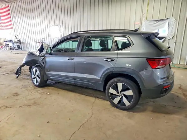 3VV8X7B28RM017825 2024 VOLKSWAGEN TAOS - Image 2