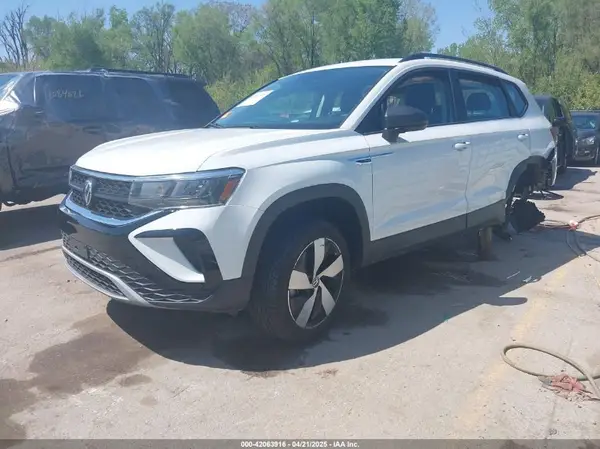 3VV8X7B28RM080388 2024 VOLKSWAGEN TAOS - Image 2