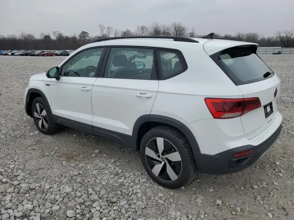 3VV8X7B28RM127452 2024 VOLKSWAGEN TAOS - Image 2