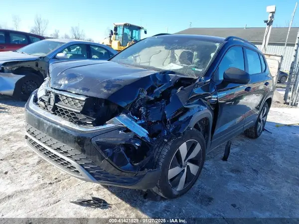 3VV8X7B29RM040708 2024 VOLKSWAGEN TAOS - Image 2