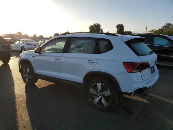 3VV8X7B29RM048582 2024 VOLKSWAGEN TAOS - Image 2