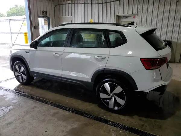 3VV8X7B29RM057105 2024 VOLKSWAGEN TAOS - Image 2