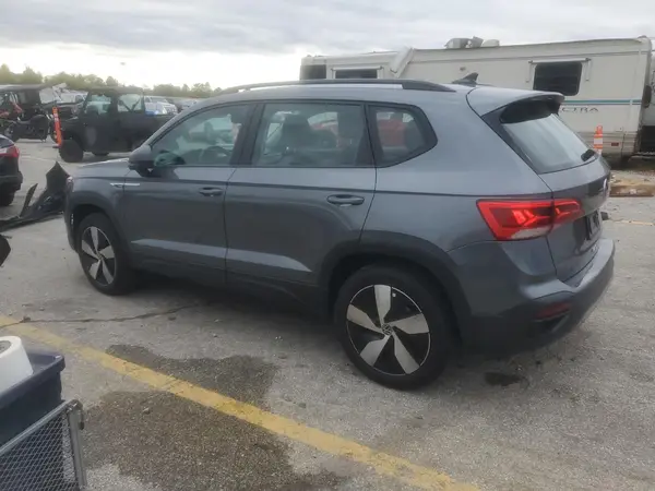 3VV8X7B2XRM041852 2024 VOLKSWAGEN TAOS - Image 2