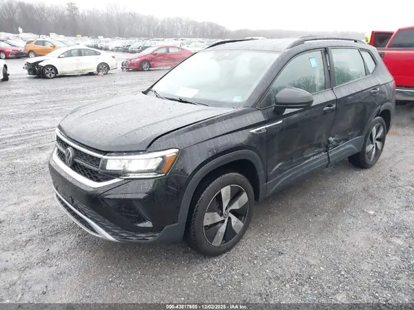 3VV8X7B2XRM120941 2024 VOLKSWAGEN TAOS - Image 2