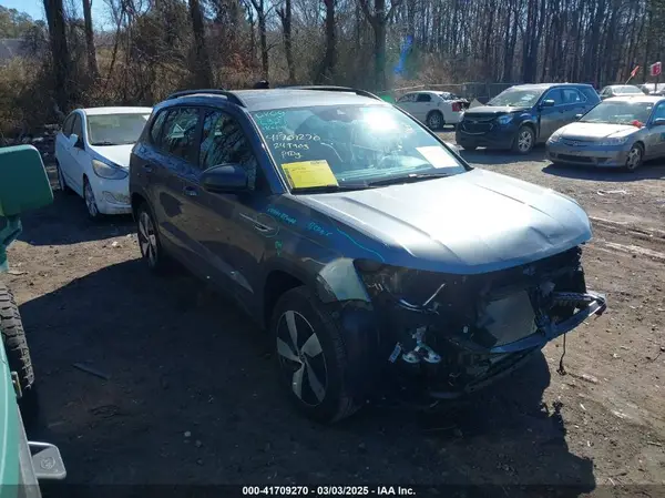 3VV8X7B2XRM129459 2024 VOLKSWAGEN TAOS - Image 1