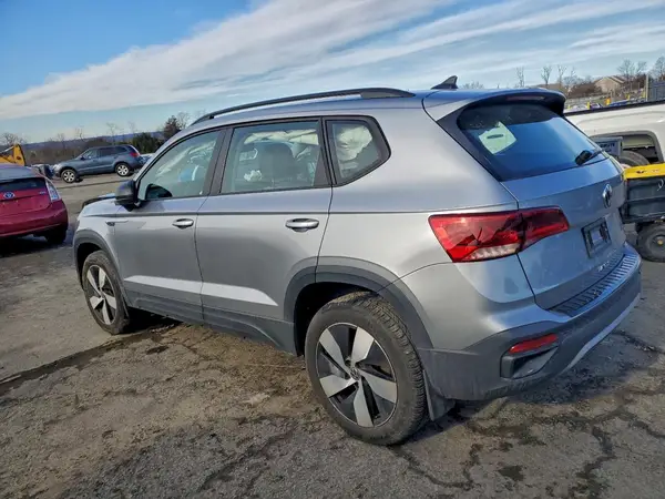3VV8X7B2XRM129543 2024 VOLKSWAGEN TAOS - Image 2