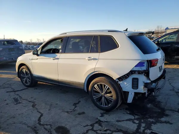 3VVAB7AX3RM217282 2024 VOLKSWAGEN TIGUAN - Image 2