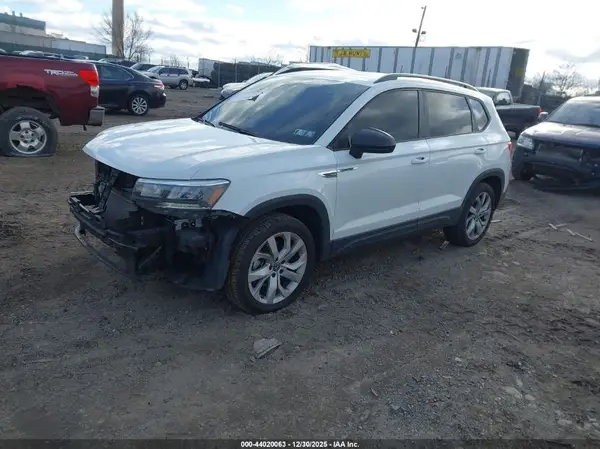 3VVAX7B20PM331323 2023 VOLKSWAGEN TAOS - Image 2