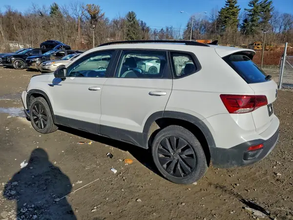 3VVAX7B21NM016947 2022 VOLKSWAGEN TAOS - Image 2