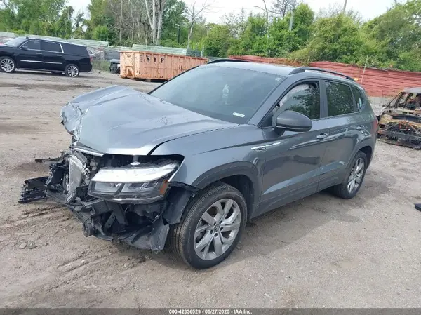 3VVAX7B21PM302834 2023 VOLKSWAGEN TAOS - Image 2