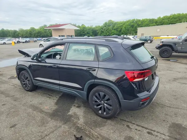 3VVAX7B22NM015175 2022 VOLKSWAGEN TAOS - Image 2