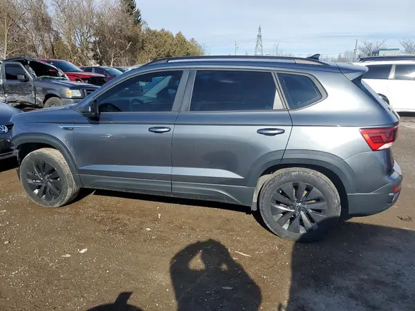 3VVAX7B22NM038200 2022 VOLKSWAGEN TAOS - Image 2