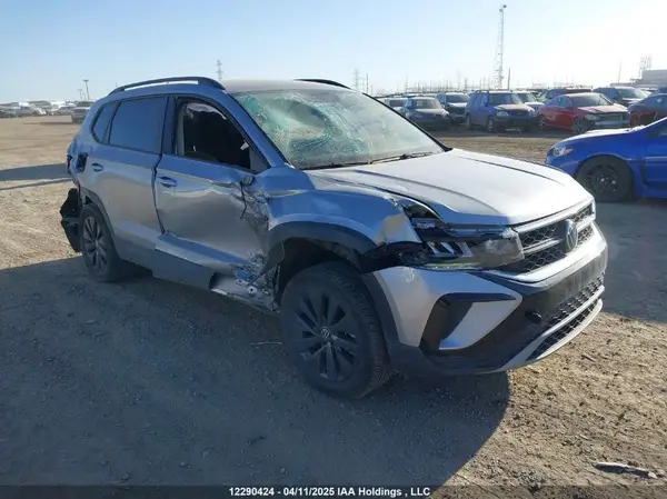 3VVAX7B22NM086733 2022 VOLKSWAGEN TAOS - Image 1