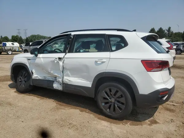 3VVAX7B23NM045172 2022 VOLKSWAGEN TAOS - Image 2