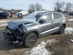 3VVAX7B23NM048945 2022 VOLKSWAGEN TAOS