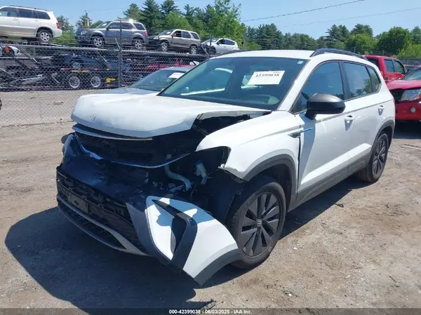 3VVAX7B24NM051868 2022 VOLKSWAGEN TAOS - Image 2