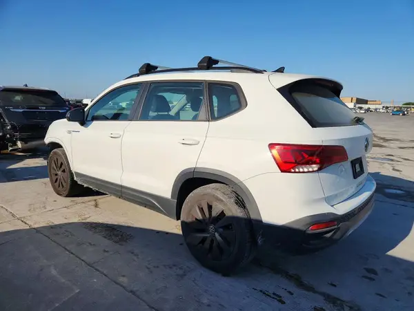 3VVAX7B24NM078066 2022 VOLKSWAGEN TAOS - Image 2