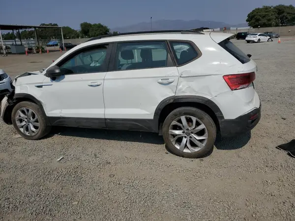 3VVAX7B27PM300215 2023 VOLKSWAGEN TAOS - Image 2