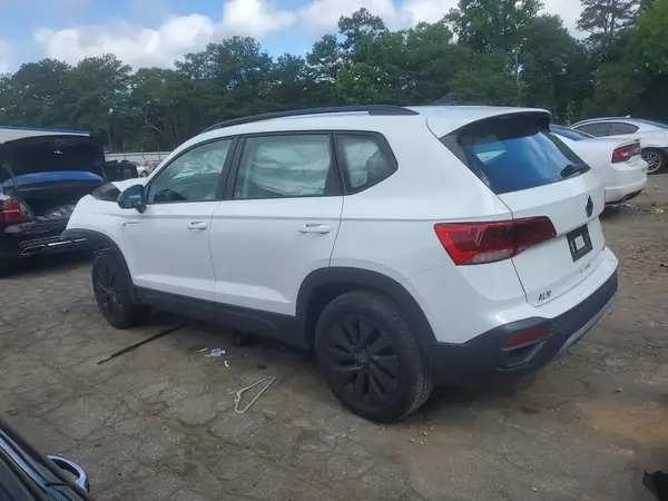 3VVAX7B28NM014449 2022 VOLKSWAGEN TAOS - Image 2