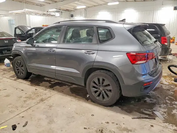 3VVAX7B28NM036323 2022 VOLKSWAGEN TAOS - Image 2