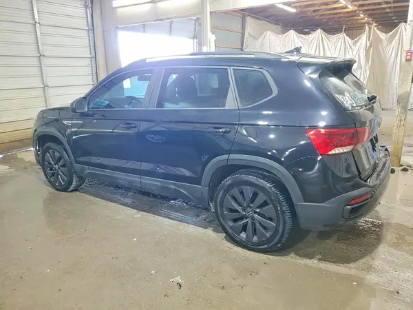 3VVAX7B28NM047015 2022 VOLKSWAGEN TAOS - Image 2