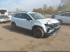 3VVAX7B2XNM065581 2022 VOLKSWAGEN TAOS