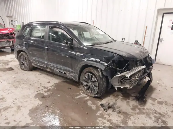 3VVAX7B2XNM069582 2022 VOLKSWAGEN TAOS - Image 1