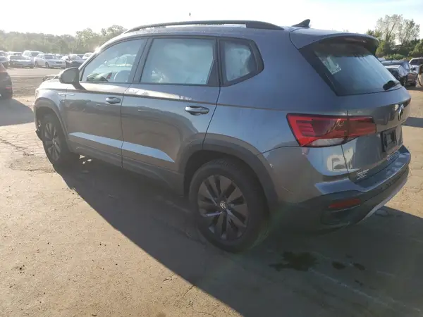 3VVAX7B2XNM085054 2022 VOLKSWAGEN TAOS - Image 2