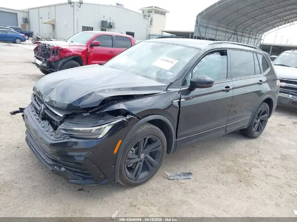 3VVCB7AX0PM122636 2023 VOLKSWAGEN TIGUAN - Image 2