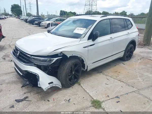 3VVCB7AX0PM126184 2023 VOLKSWAGEN TIGUAN - Image 2