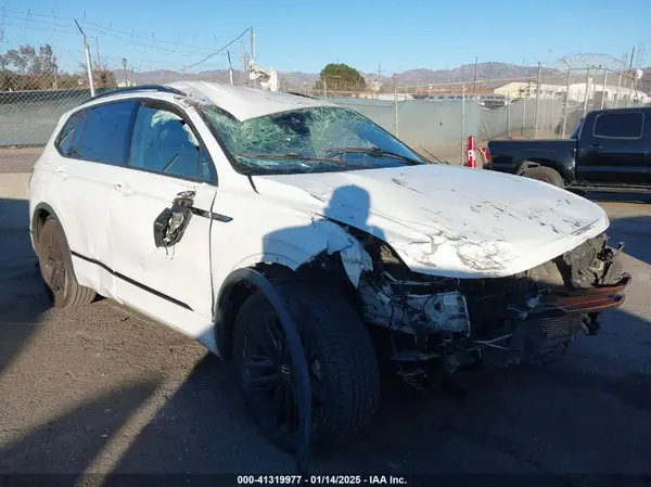 3VVCB7AX1NM022655 2022 VOLKSWAGEN TIGUAN - Image 1