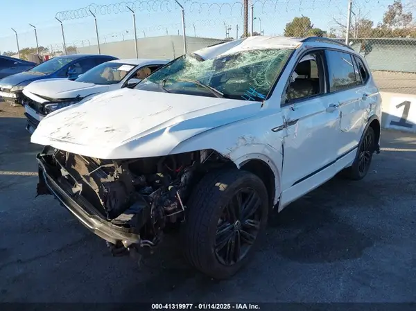 3VVCB7AX1NM022655 2022 VOLKSWAGEN TIGUAN - Image 2