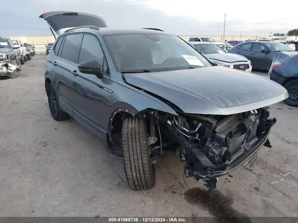 3VVCB7AX1NM110461 2022 VOLKSWAGEN TIGUAN - Image 1