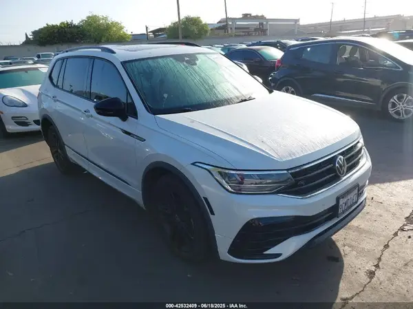 3VVCB7AX1NM124120 2022 VOLKSWAGEN TIGUAN - Image 1