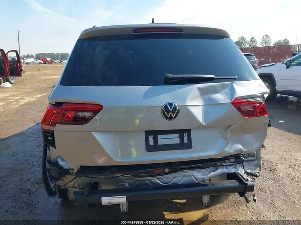 2023 VOLKSWAGEN TIGUAN auction photo 6