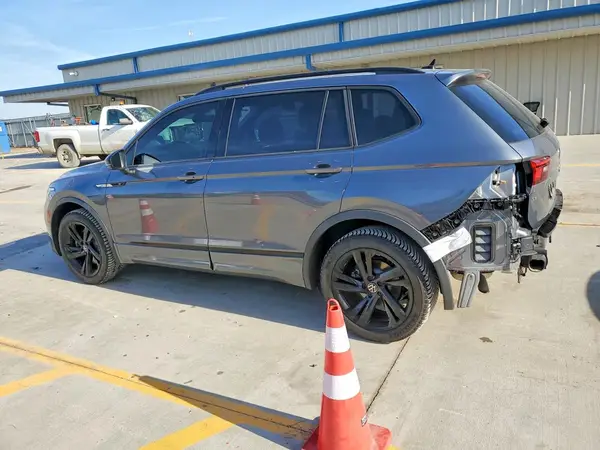 3VVCB7AX2PM093043 2023 VOLKSWAGEN TIGUAN - Image 2