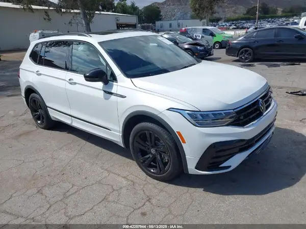 3VVCB7AX3PM115373 2023 VOLKSWAGEN TIGUAN - Image 1
