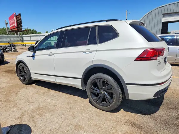 3VVCB7AX3PM138023 2023 VOLKSWAGEN TIGUAN - Image 2