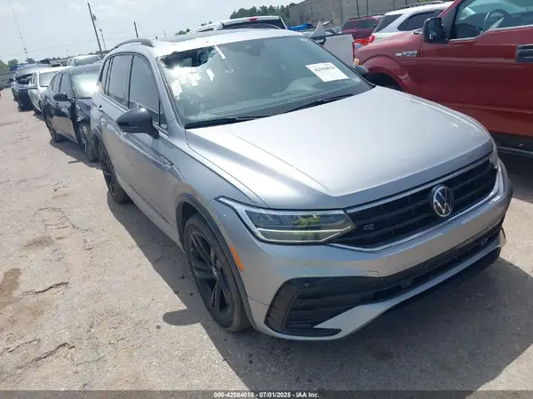 3VVCB7AX4PM010437 2023 VOLKSWAGEN TIGUAN - Image 1