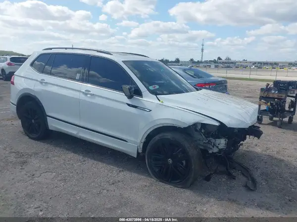 3VVCB7AX5NM040222 2022 VOLKSWAGEN TIGUAN - Image 1