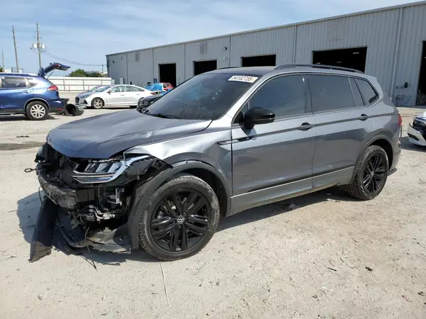 3VVCB7AX6NM081880 2022 VOLKSWAGEN TIGUAN - Image 1