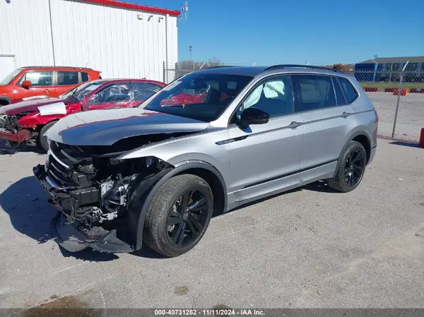 3VVCB7AX7PM137019 2023 VOLKSWAGEN TIGUAN - Image 2