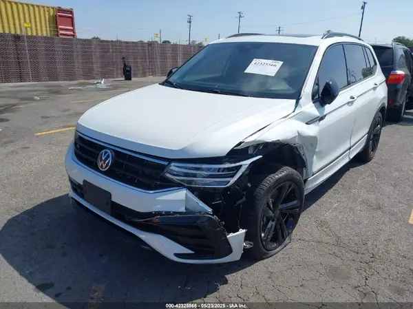 3VVCB7AX7RM085619 2024 VOLKSWAGEN TIGUAN - Image 2