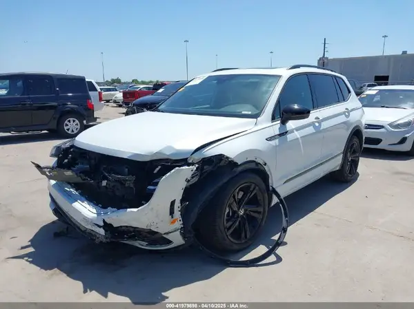 3VVCB7AX8RM127246 2024 VOLKSWAGEN TIGUAN - Image 2