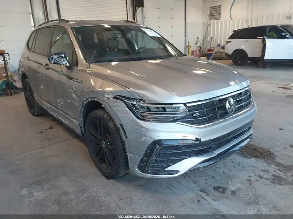 3VVCB7AXXNM011573 2022 VOLKSWAGEN TIGUAN - Image 1