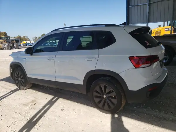 3VVCX7B20NM048104 2022 VOLKSWAGEN TAOS - Image 2