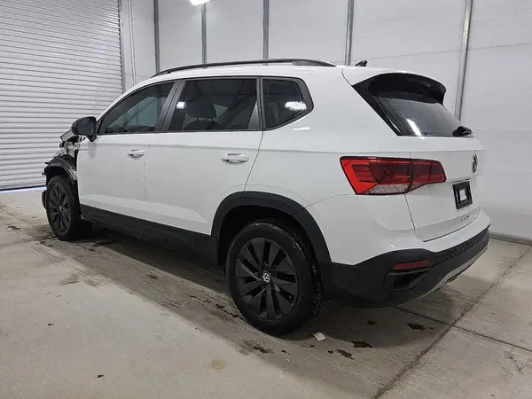 3VVCX7B20PM329967 2023 VOLKSWAGEN TAOS - Image 2