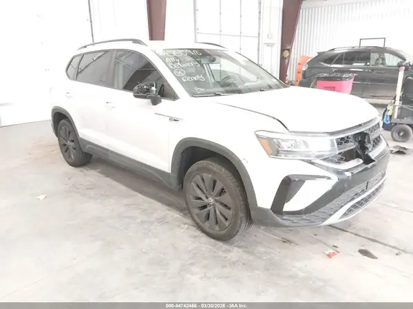 3VVCX7B21NM055918 2022 VOLKSWAGEN TAOS - Image 1