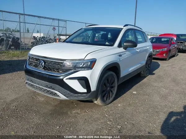 3VVCX7B22NM000863 2022 VOLKSWAGEN TAOS - Image 2